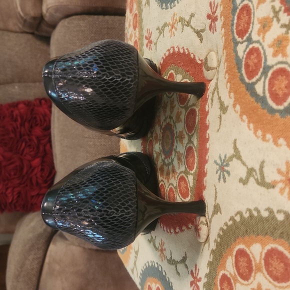 Joan and David Heels - Picture 6 of 14